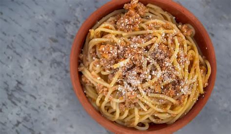 Jollibee Spaghetti Recipe - FoodieJunk