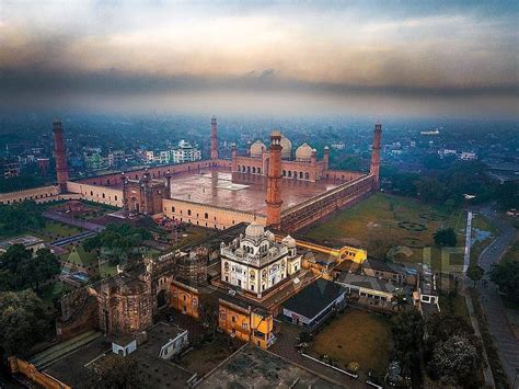 10 Best Places to Visit Lahore With Family - Story.com.pk