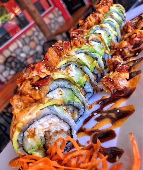 Absolutely stunning special roll : r/sushi