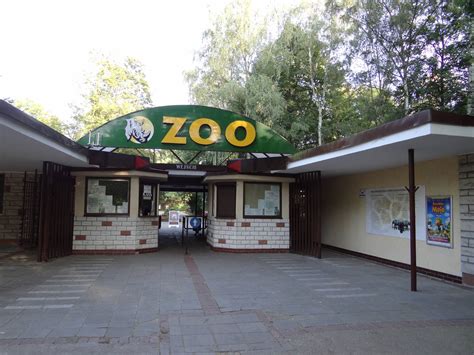 Zoo entrance - ZooChat