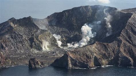 White Island quiet since October eruption - NZ Herald