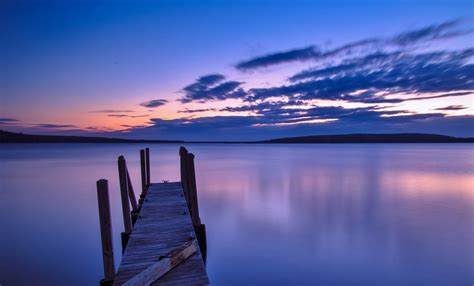 Lake Superior Sunrise. Sunrise over the Lake Superior horizon with a ...