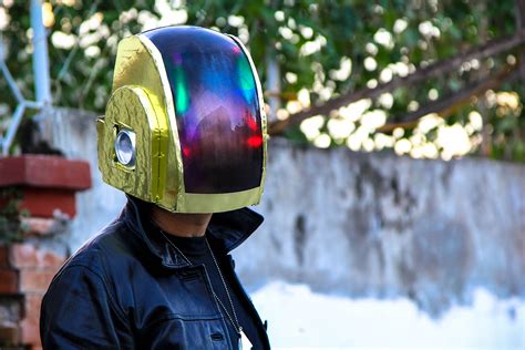 3 Ways to Make a Daft Punk Helmet - wikiHow