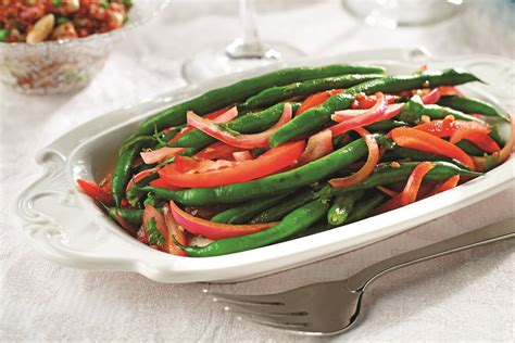 Peruvian Green Beans Recipe with Red Onions and Tomatoes