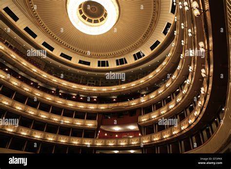 Vienna State Opera (Wiener Staatsoper) interior Stock Photo - Alamy