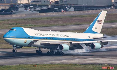 Air Force One Landing at Iwakuni, Japan | AIIRSOURCE