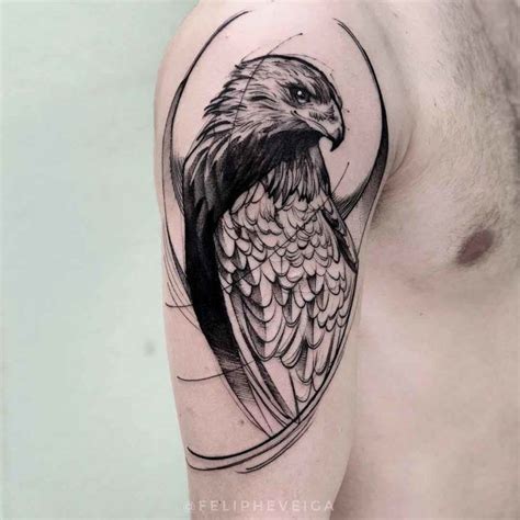 Hawk Tattoo on Shoulder | Best Tattoo Ideas Gallery | Tatuaje de halcón, Tatuajes de plumas ...