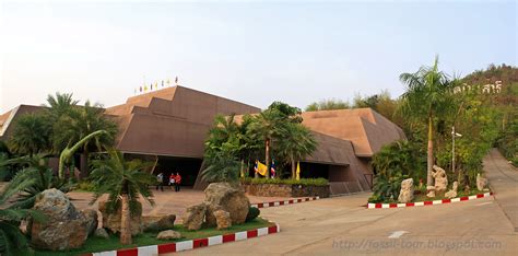 Sirindhorn Museum | Phu kum khao Dinosaur Museum ~ Amazing ! Dinosaur Fossils in Thailand