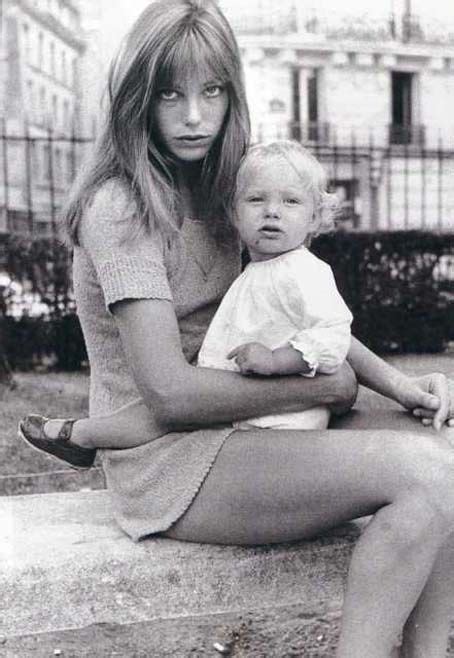 Jane Birkin and Kate Barry {1968} in 2024 | Actresses, Jane birkin, Jane birkin style