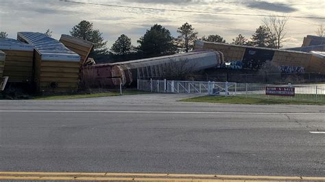 20 cars of Norfolk Southern cargo train derail in Ohio