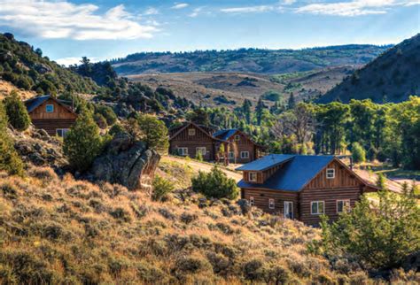 Glam Meets Grit at Wyoming’s Brush Creek Ranch – Manifest Escapes