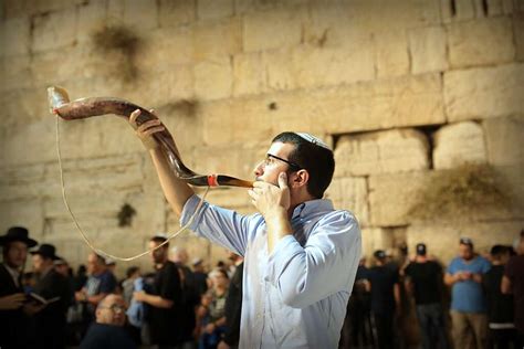 Rabbis: Let everyone in Israel hear the Rosh Hashanah shofar at once – www.israelhayom.com