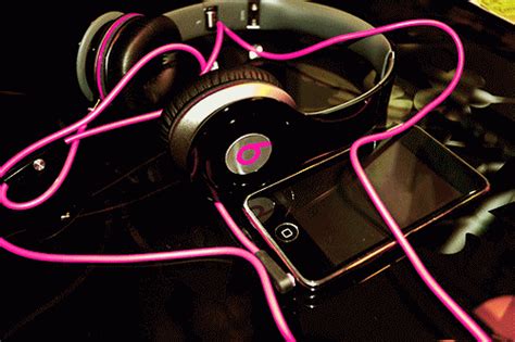 Headphones Gif Pictures, Photos, and Images for Facebook, Tumblr, Pinterest, and Twitter