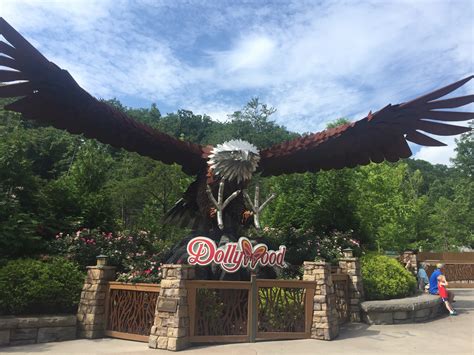 Dollywood Tickets - Pigeon Forge, TN | Dollywood Theme Park