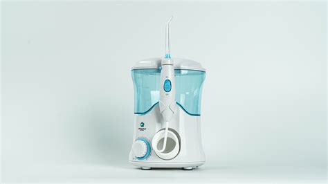 The Benefits of Using an Oral Irrigator for Dental Health