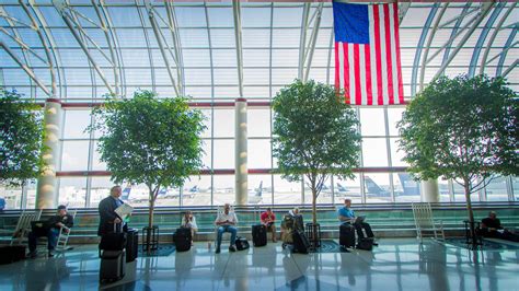 Charlotte Airport To Remain Major Hub For New American Airlines | WFAE