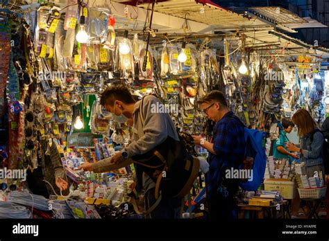 Sham Shui Po night market, hong kong, China Stock Photo - Alamy