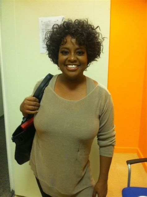 Sherri Shepherd™ is all smiles at the wigs.com photo shoot! #luxhair #wigs #sherrishepherd | Lux ...