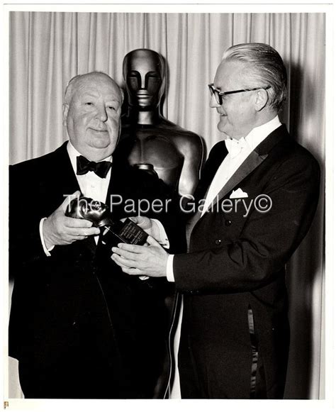 Photograph of Alfred Hitchcock at the Academy Awards Oscar Ceremony~ 65927 | Alfred hitchcock ...