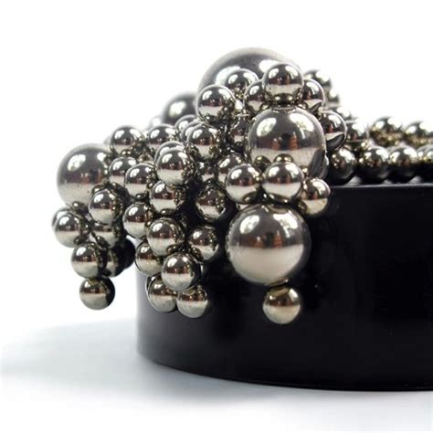 Magnetic Sculptures Ball - ApolloBox