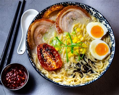 [Homemade] Tonkotsu ramen with leftover porchetta and black garlic oil. : r/food