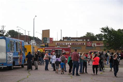 Sioux Falls food trucks host 'Feeding the Homeless' event