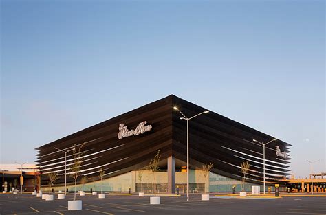 Palacio de Hierro Antea Façade / Sordo Madaleno Arquitectos | ArchDaily