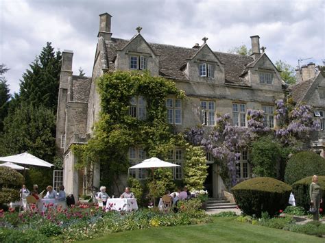 "Barnsley House" by Anthony Ladds at PicturesofEngland.com