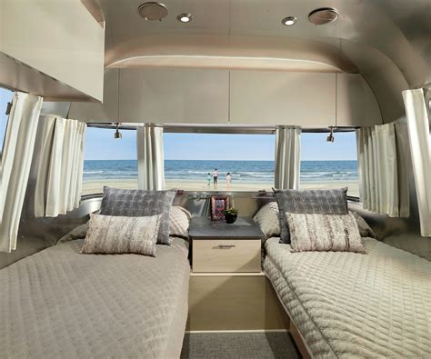 2024 Airstream Flying Cloud 25fb - Esma Odille