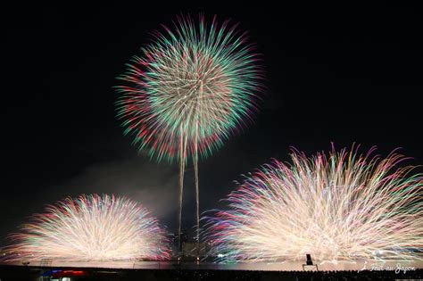 Osaka Fireworks : Yodogawa Hanabi 淀川花火大会 - Fait Au Japon