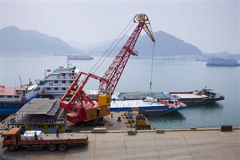 Fixed Dock Crane - Weihua Group