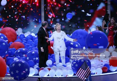 Hillary Clinton Balloons Photos and Premium High Res Pictures - Getty ...