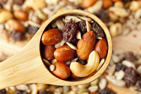 Nuts & Dried Fruit Snacks for a No-Starch Diet | Healthfully