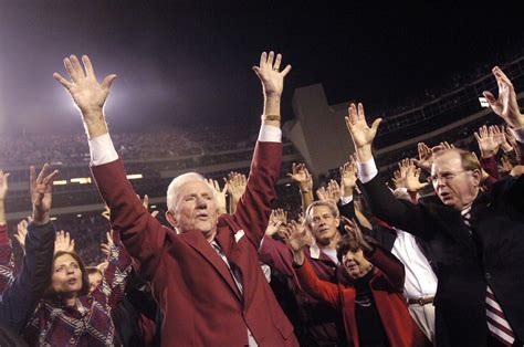 Former Arkansas coach, AD Frank Broyles dies at 92 | The Spokesman-Review