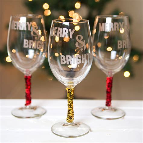 DIY Christmas Wine Glasses