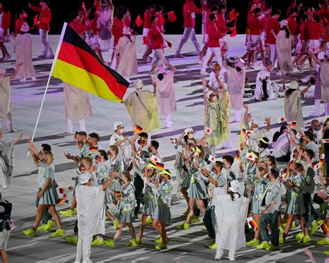 Beijing Winter Olympics 2022 Opening Ceremony: Facts and Details - Thrillist