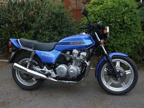 1983 Honda CB1100R (reduced effect) - Moto.ZombDrive.COM