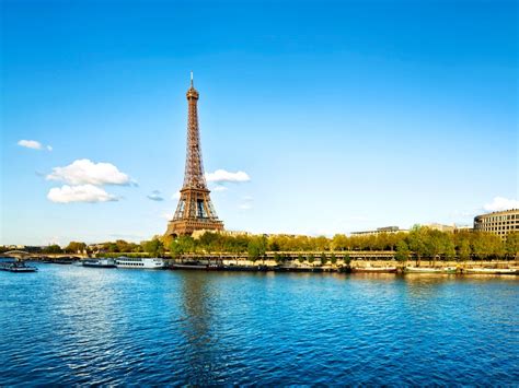 Paris travel blog — Visiting Paris to hear the most famous bridges in Paris tell stories ...