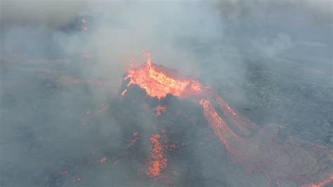 Boiling And Bubbling Lava On Crater Of Erupting Fagradalsfjall Volcano ...