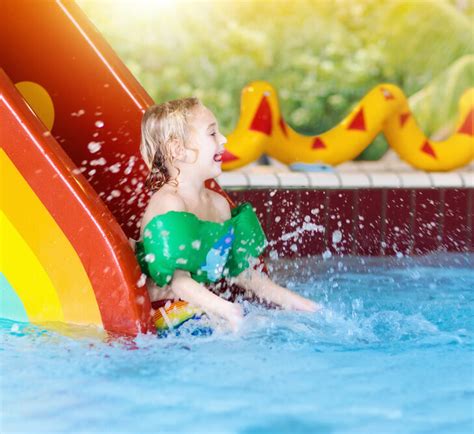 15 Best Indoor Water Park Resorts in the U.S. – FamilyVacation.com