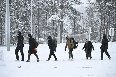 Finland to close Russian border to stop asylum seekers