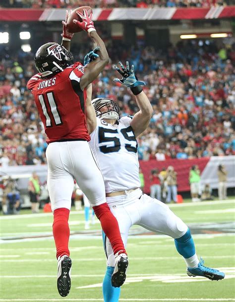 Atlanta Falcons Wide Receiver Julio Jones Makes A Catch - Julio Jones ...