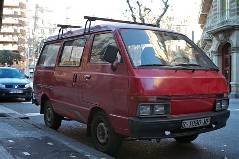 Nissan Vanette II 1985 - 1994 Minivan :: OUTSTANDING CARS