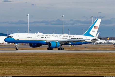 98-0001 United States Air Force Boeing C-32A (757-2G4(WL)) Photo by Daniel Nagy | ID 1400703 ...