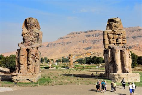 Colossi of Memnon - Wikipedia