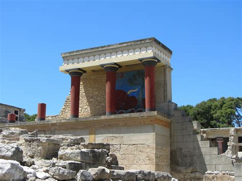 What Was the Role of the Minoan Palaces in Ancient Greece?