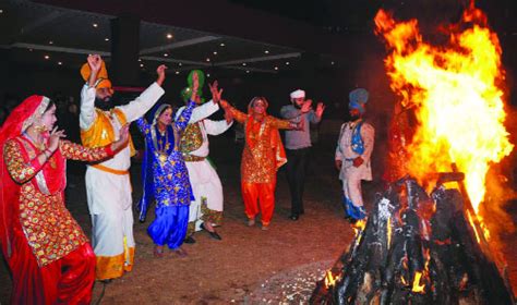 festivals celebrated in Punjab: Lohri Festival-Punjab-www.vishvabhraman.com