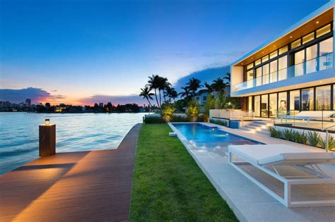 Miami Beach Waterfront Home Lists for $22.5 Million - WSJ