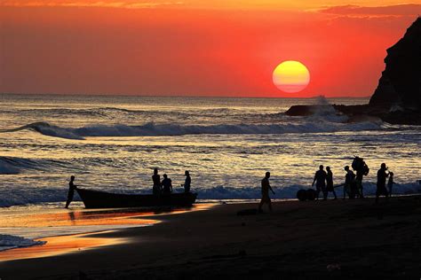 Mizata El Salvador (El Salvador Surfing Pics) Main Attraction, Come And See, Surfer, Beaches ...