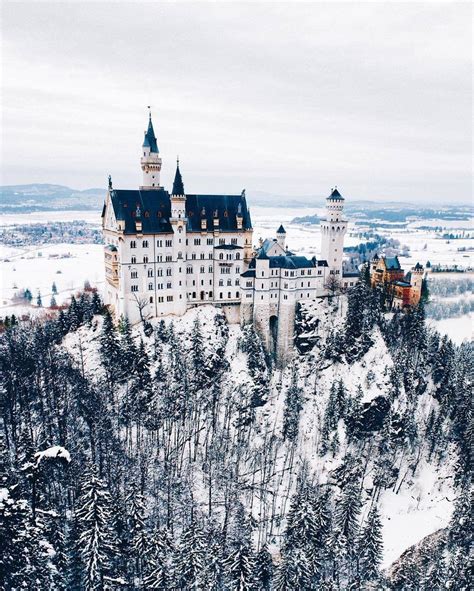 Neuschwanstein Castle in Winter [961 x 1200] : r/ArchitecturePorn